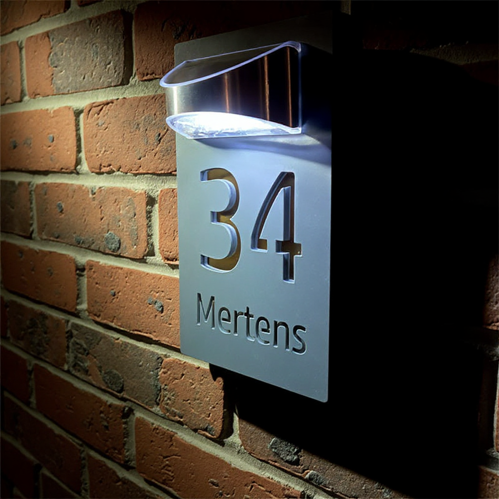 Gepersonaliseerd huisnummerbord op zonne-energie