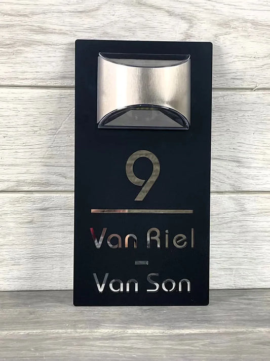 Gepersonaliseerd huisnummerbord op zonne-energie